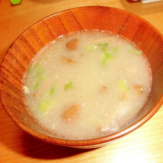 ナメコと葱の胡麻油味噌汁